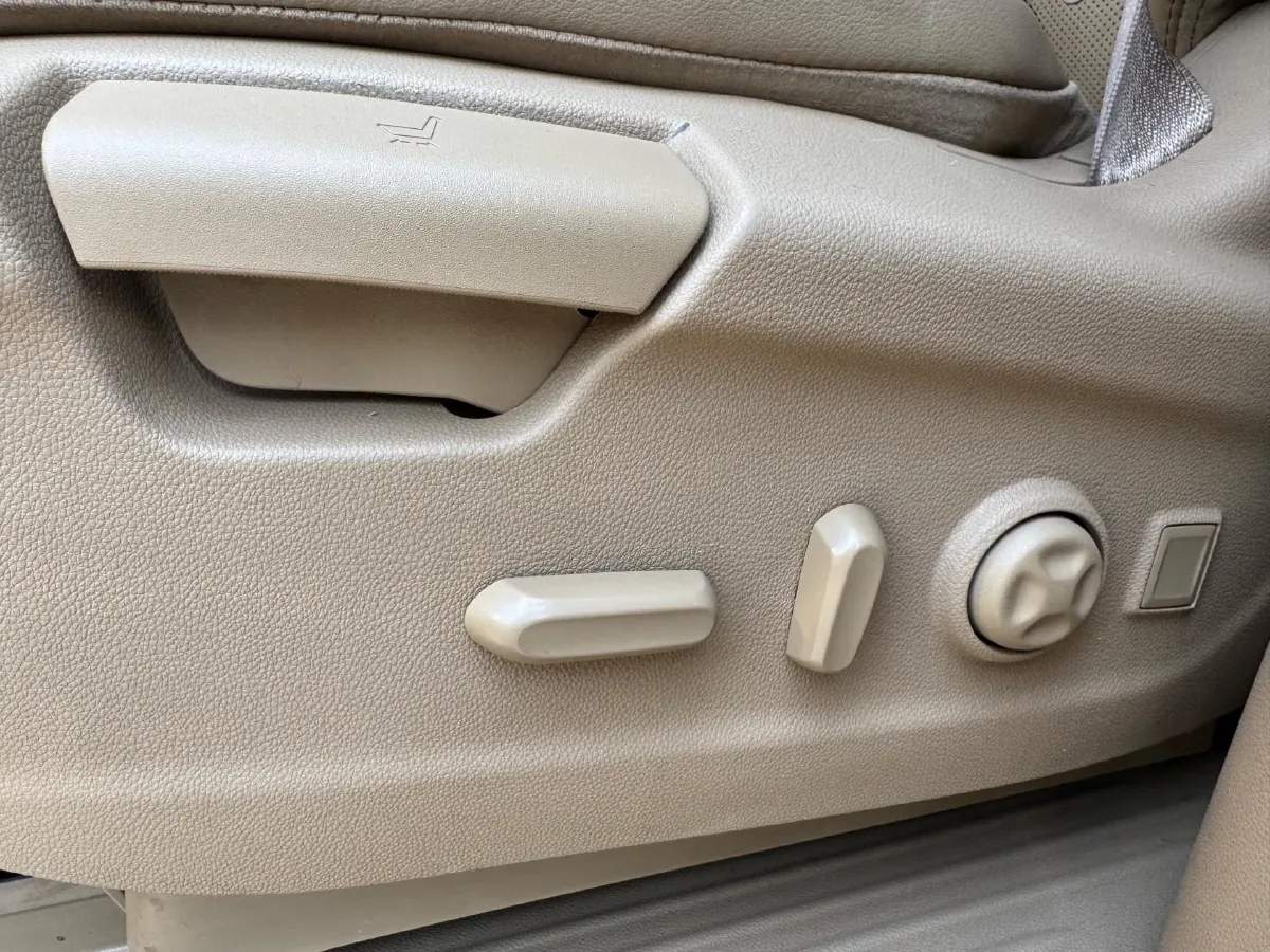 2018 Buick GL8 2.0T 260HP L4 6AT,autocango,china used car exporter,china ev exporter,chinese used car exporter,chinese used ev exporter