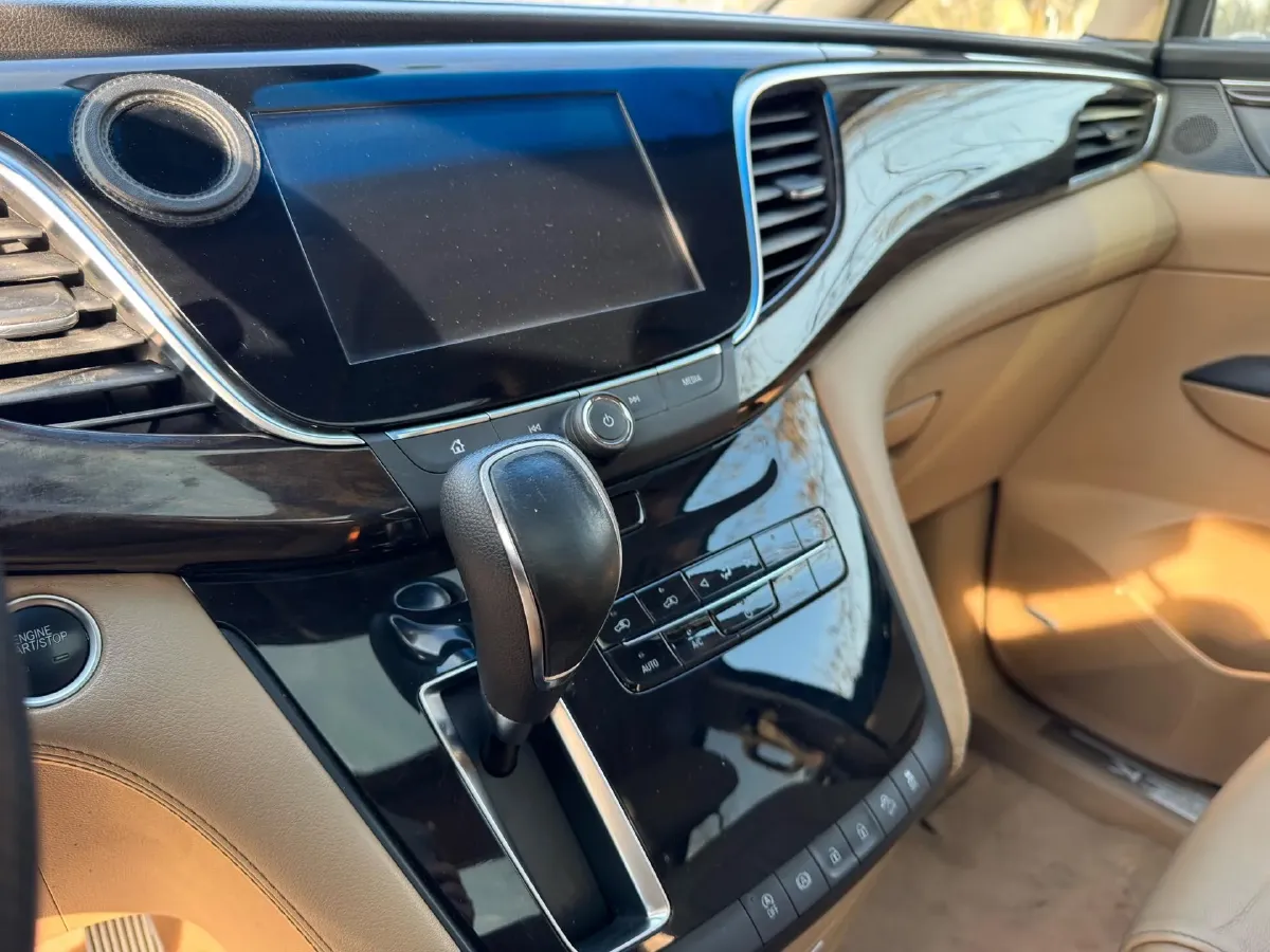 2018 Buick GL8 2.0T 260HP L4 6AT,autocango,china used car exporter,china ev exporter,chinese used car exporter,chinese used ev exporter