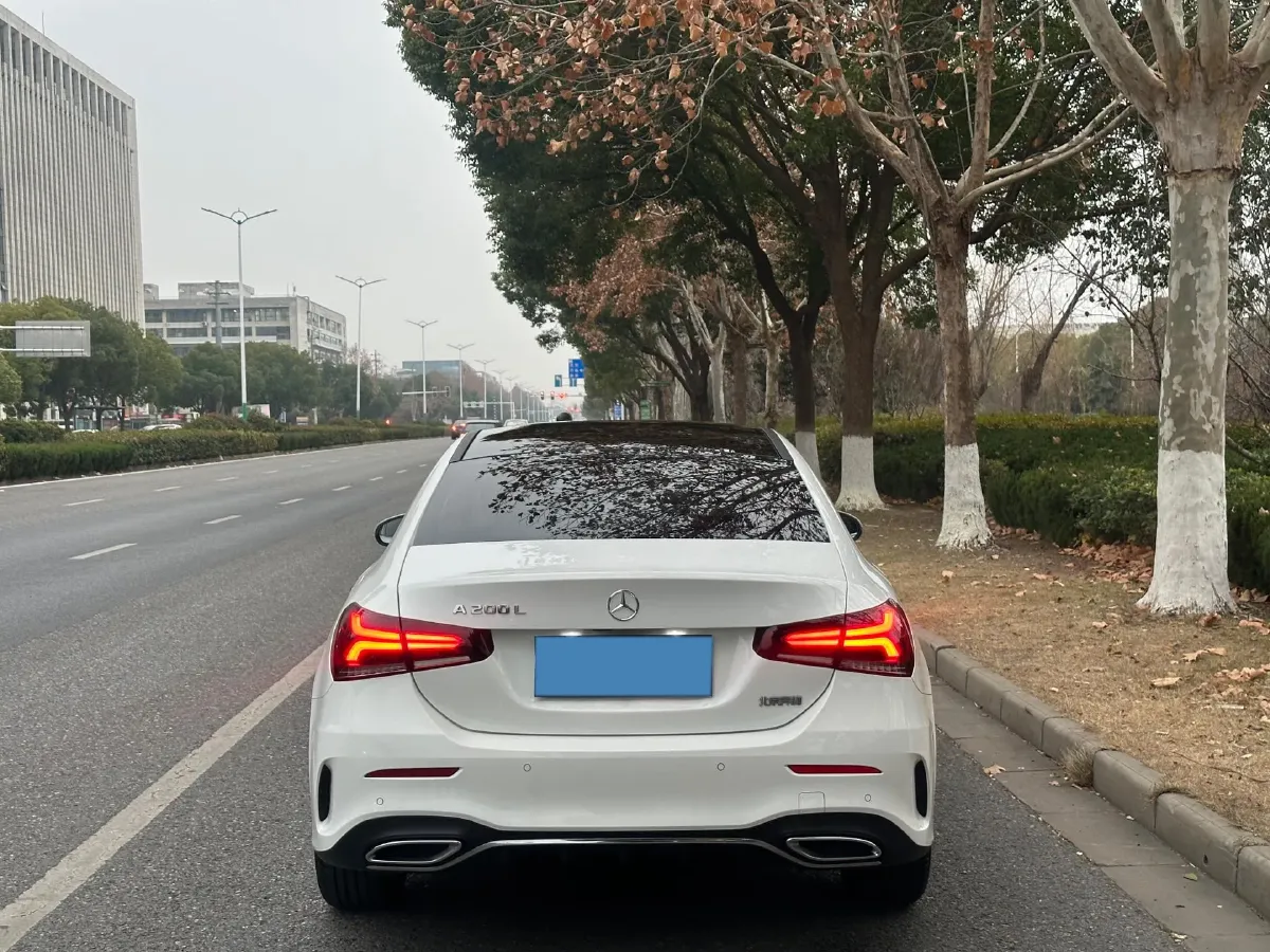 2022 Mercedes-Benz A Class 1.3T 163HP L4 7DCT,autocango,china used car exporter,china ev exporter,chinese used car exporter,chinese used ev exporter
