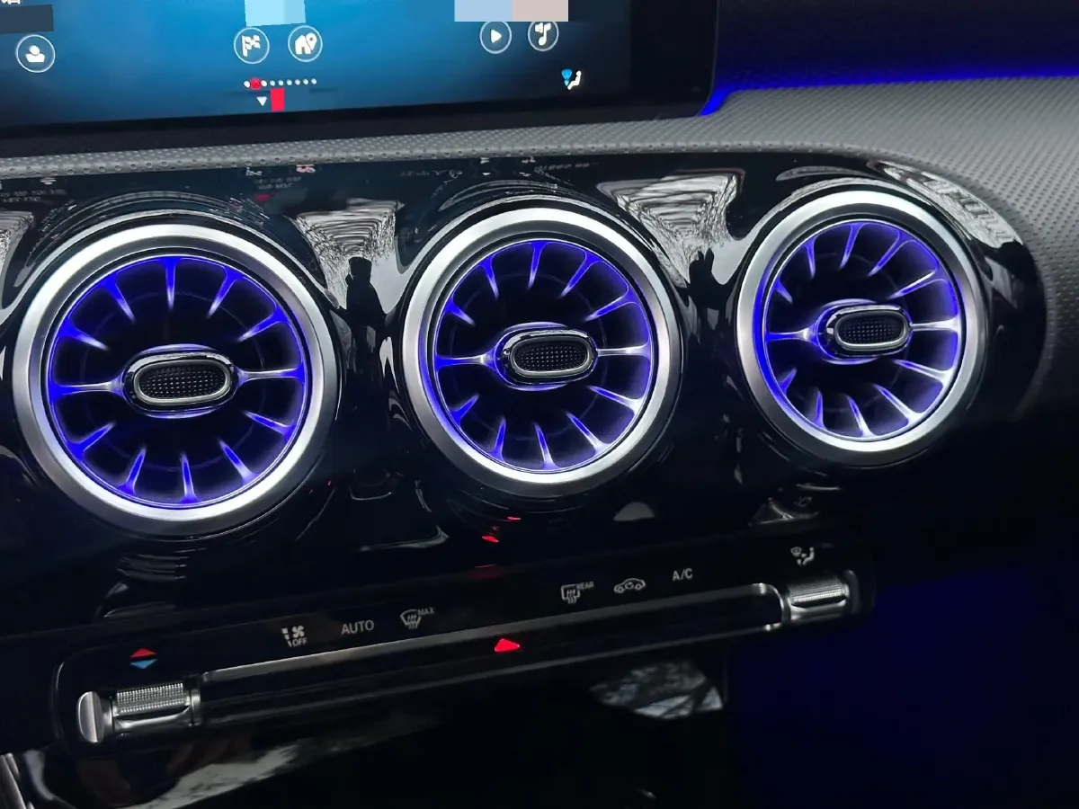 2022 Mercedes-Benz A Class 1.3T 163HP L4 7DCT,autocango,china used car exporter,china ev exporter,chinese used car exporter,chinese used ev exporter