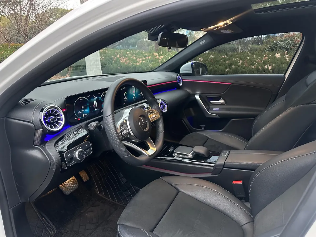 2022 Mercedes-Benz A Class 1.3T 163HP L4 7DCT,autocango,china used car exporter,china ev exporter,chinese used car exporter,chinese used ev exporter