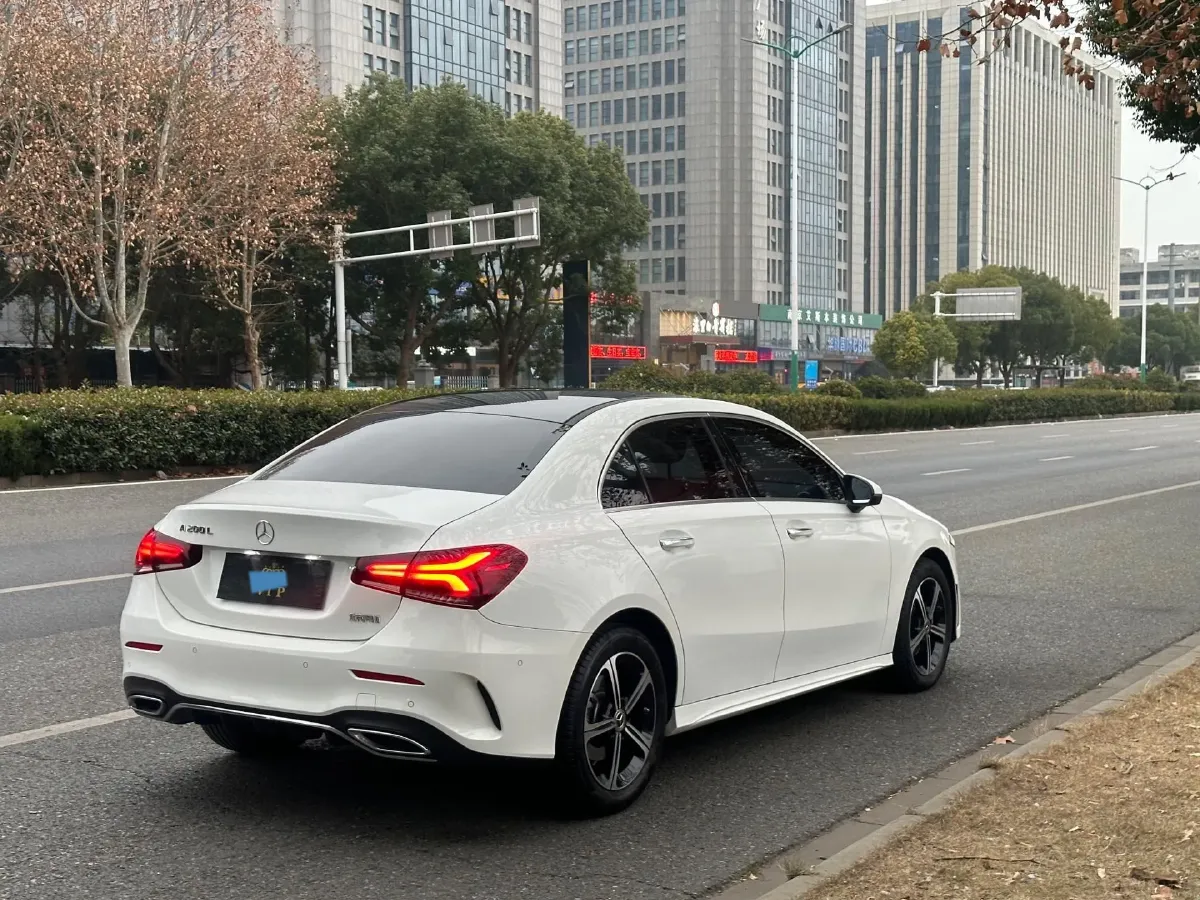 2022 Mercedes-Benz A Class 1.3T 163HP L4 7DCT,autocango,china used car exporter,china ev exporter,chinese used car exporter,chinese used ev exporter