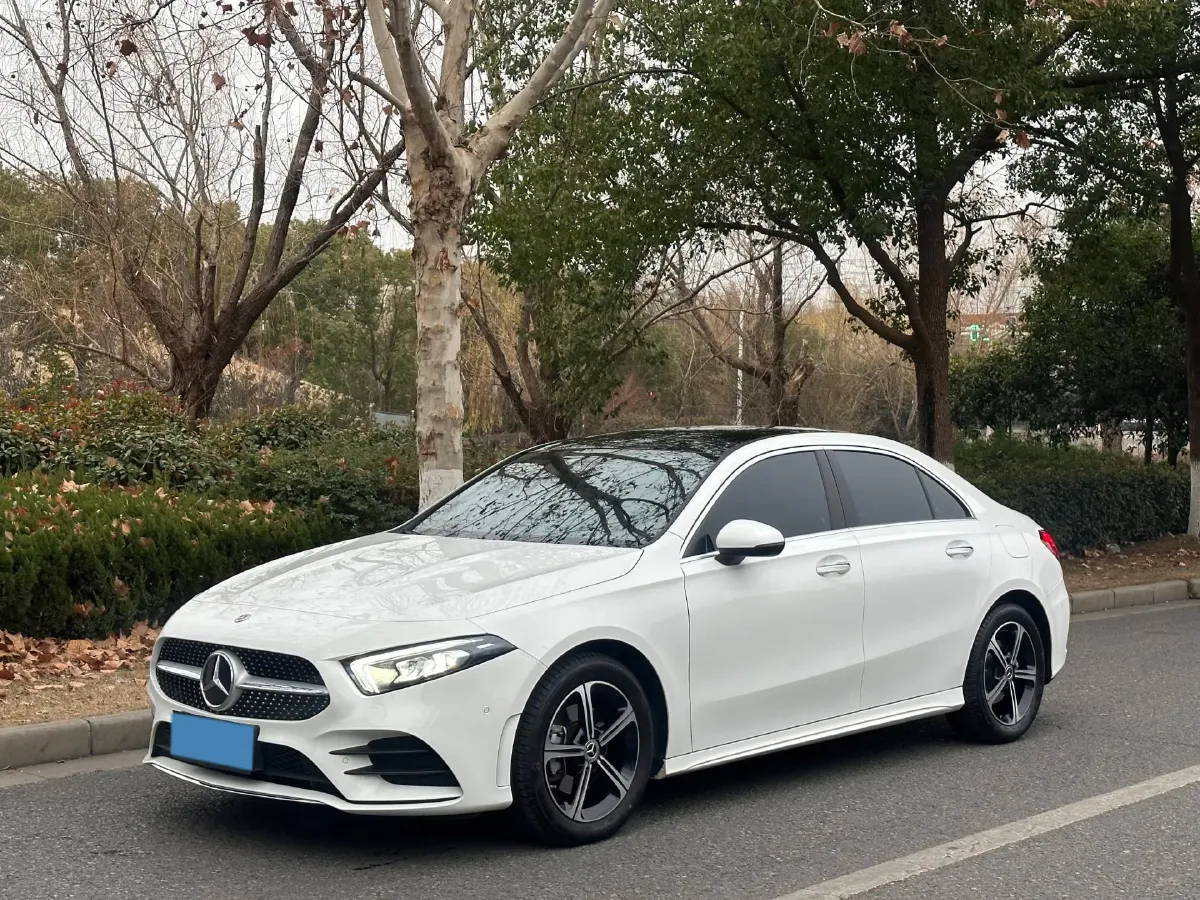 2022 Mercedes-Benz A Class 1.3T 163HP L4 7DCT,autocango,china used car exporter,china ev exporter,chinese used car exporter,chinese used ev exporter