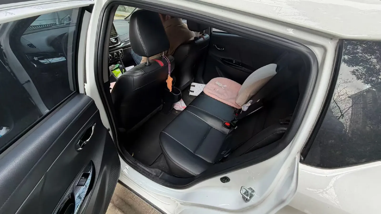 2022 Toyota Yaris L 1.5L 112HP L4 CVT,autocango,china used car exporter,china ev exporter,chinese used car exporter,chinese used ev exporter