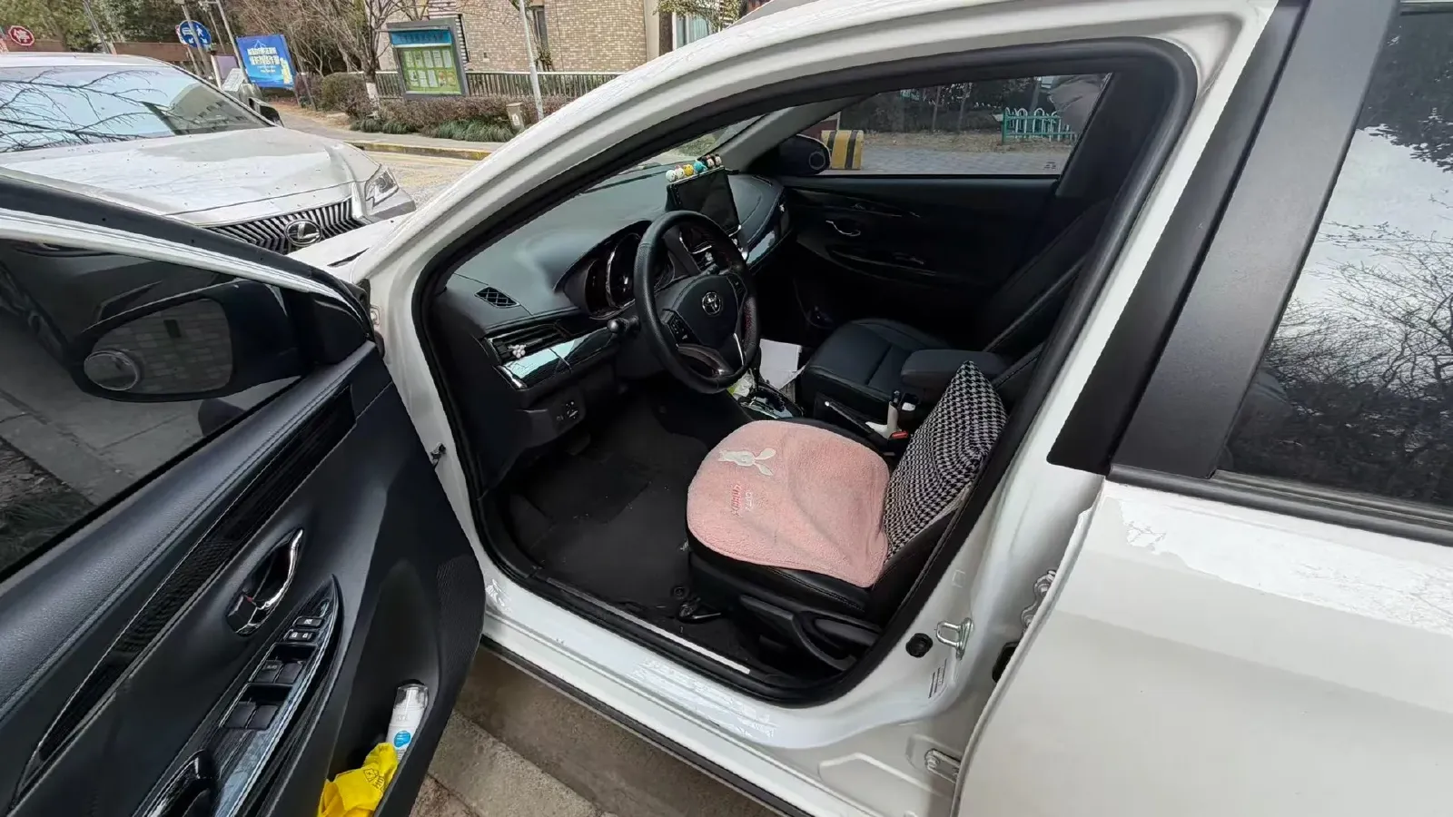 2022 Toyota Yaris L 1.5L 112HP L4 CVT,autocango,china used car exporter,china ev exporter,chinese used car exporter,chinese used ev exporter