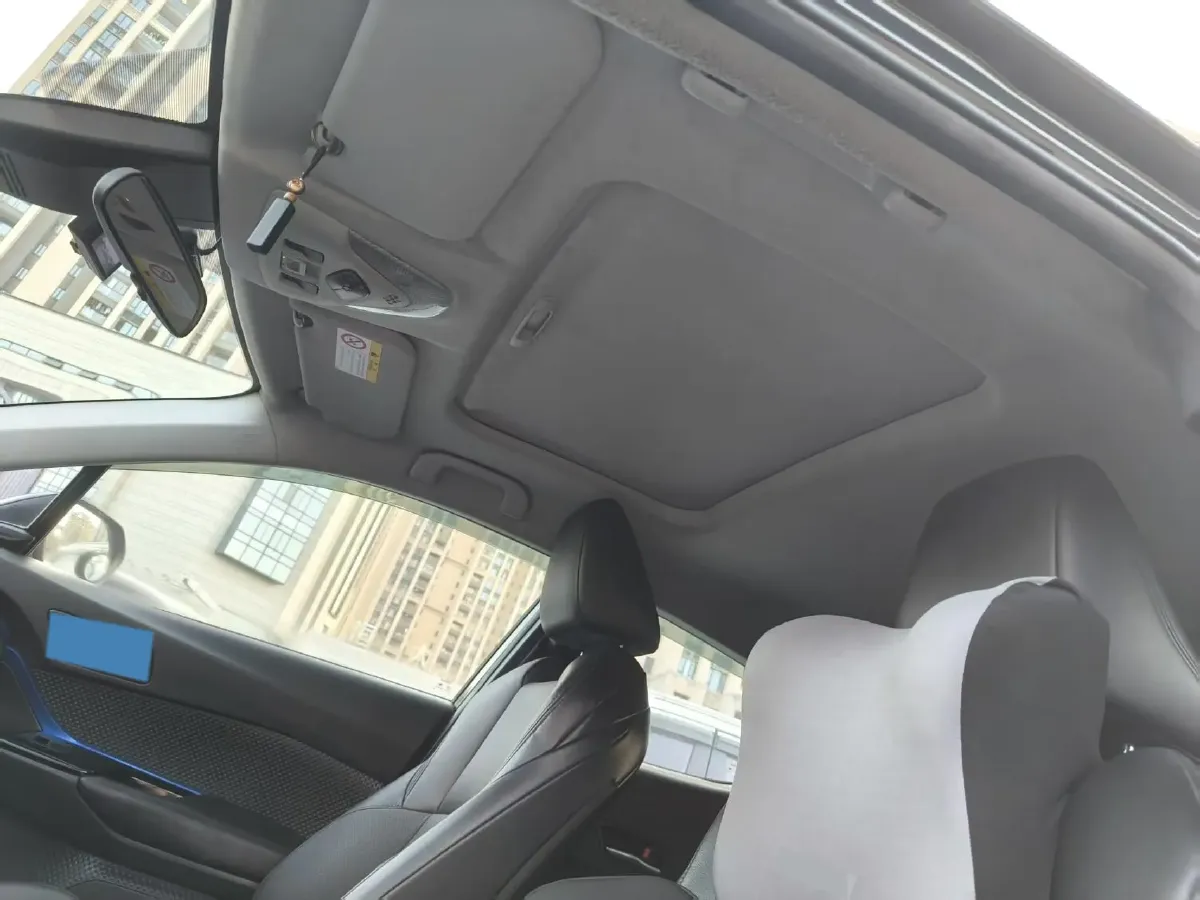 2021 Toyota C-HR 2.0L 171HP L4 CVT,autocango,china used car exporter,china ev exporter,chinese used car exporter,chinese used ev exporter