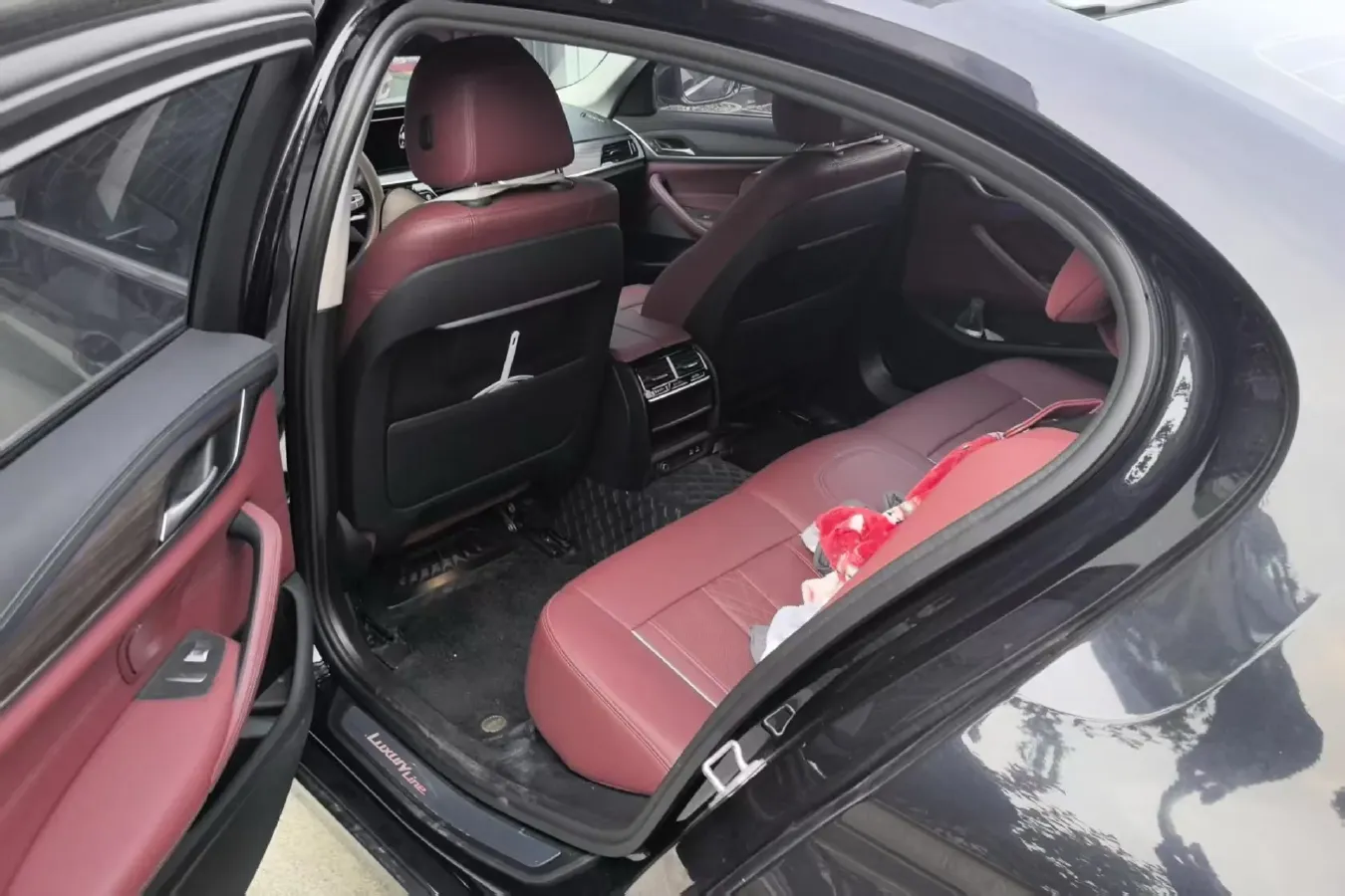 2021 BMW 5 Series 2.0T 252HP L4 8AT,autocango,china used car exporter,china ev exporter,chinese used car exporter,chinese used ev exporter