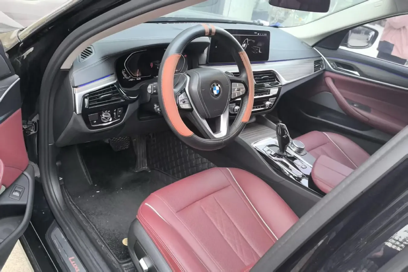 2021 BMW 5 Series 2.0T 252HP L4 8AT,autocango,china used car exporter,china ev exporter,chinese used car exporter,chinese used ev exporter