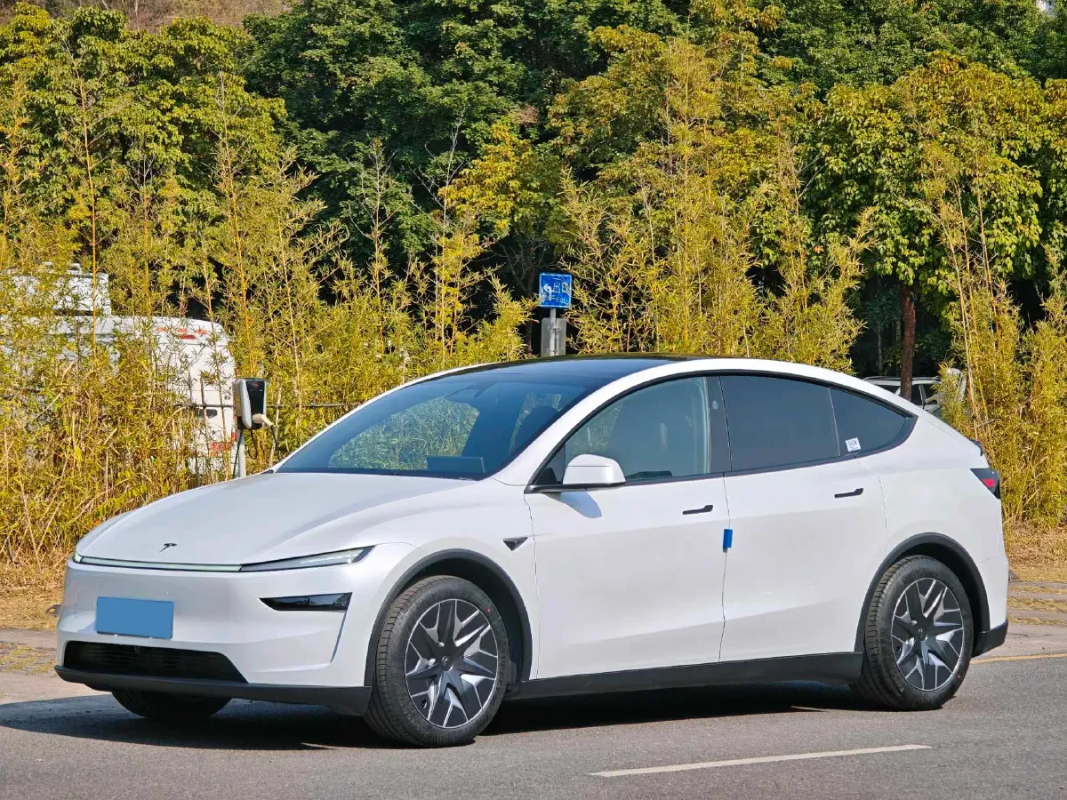 2025 Tesla Model Y L BEV,autocango,china used car exporter,china ev exporter,chinese used car exporter,chinese used ev exporter