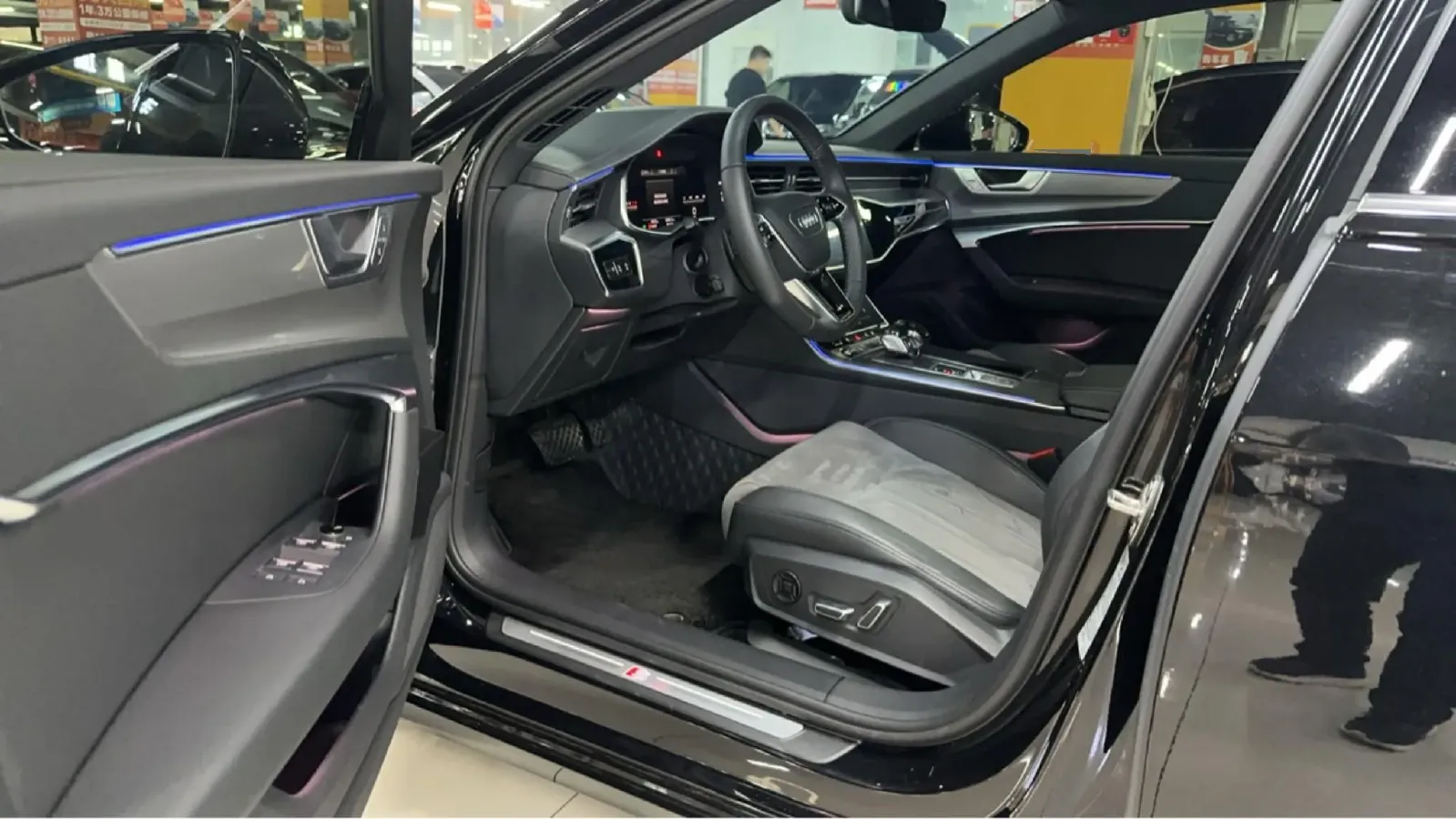 2024 Audi A6L 2.0T 245HP L4 7DCT,autocango,china used car exporter,china ev exporter,chinese used car exporter,chinese used ev exporter