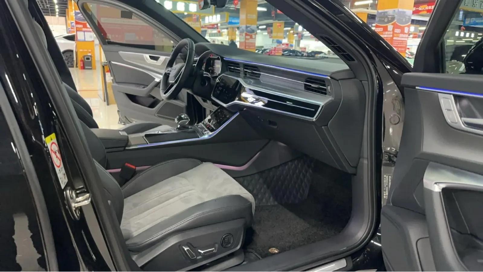 2024 Audi A6L 2.0T 245HP L4 7DCT,autocango,china used car exporter,china ev exporter,chinese used car exporter,chinese used ev exporter