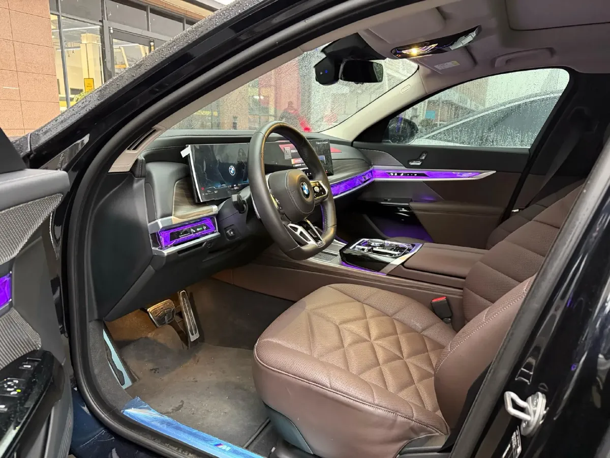 2023 BMW 7 Series 3.0T 272HP L6 8AT,autocango,china used car exporter,china ev exporter,chinese used car exporter,chinese used ev exporter
