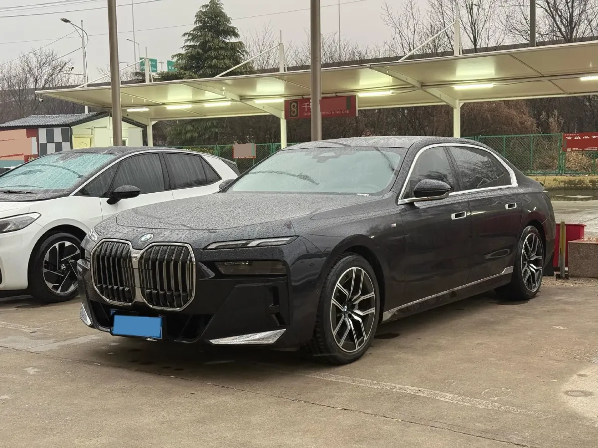 2023 BMW 7 Series 3.0T 272HP L6 8AT,autocango,china used car exporter,china ev exporter,chinese used car exporter,chinese used ev exporter