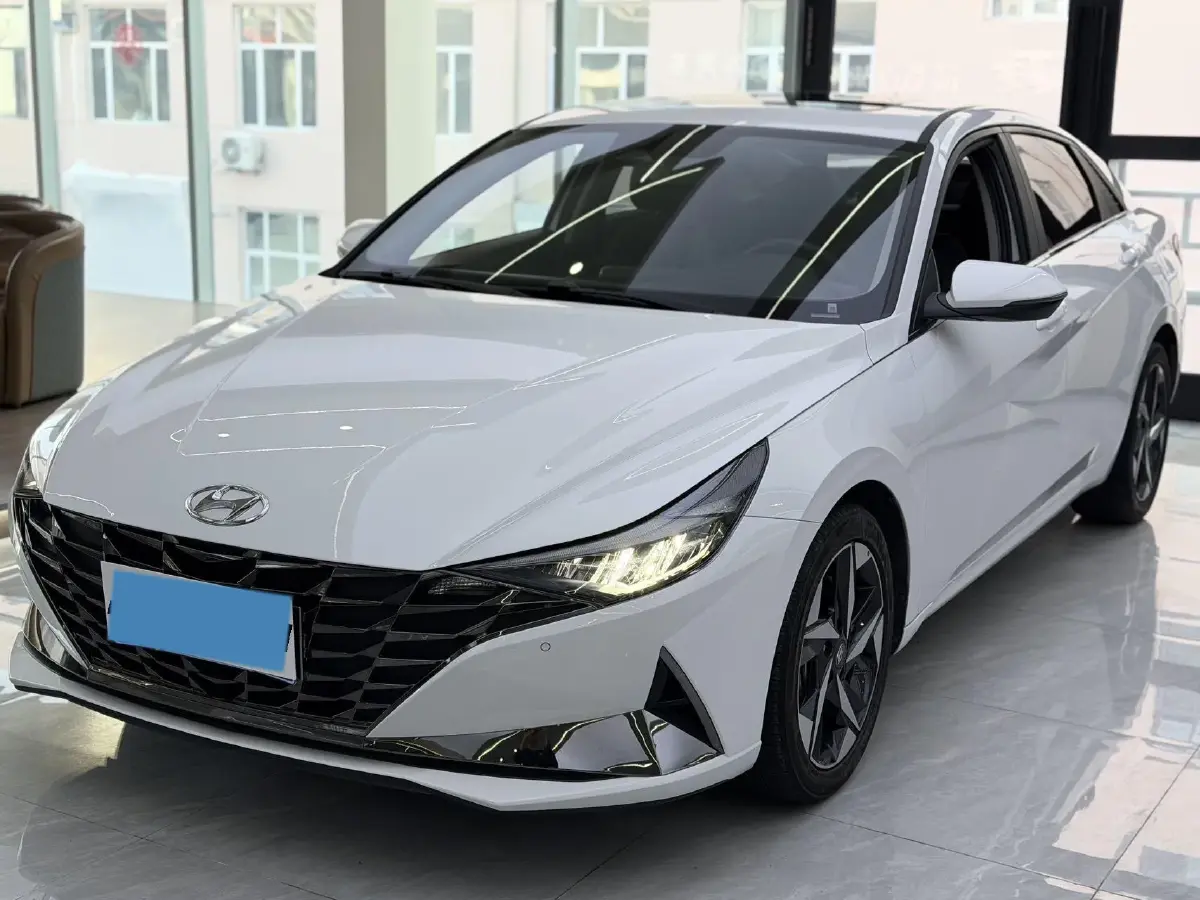 2022 Hyundai Elantra 1.5L 115HP L4 CVT