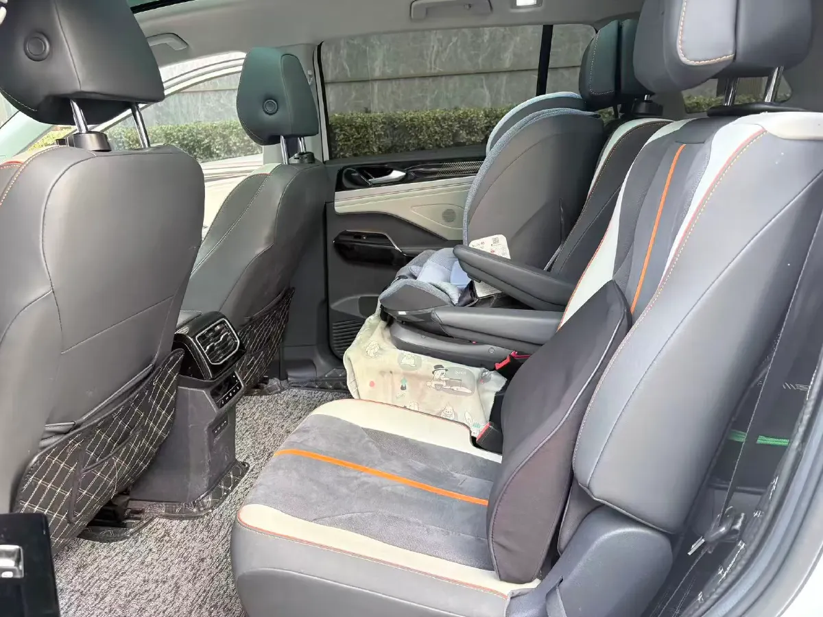 2022 Volkswagen ID.6 Crozz BEV 84.8KWH,autocango,china used car exporter,china ev exporter,chinese used car exporter,chinese used ev exporter