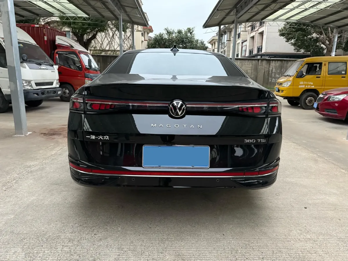 2024 Volkswagen Magotan 2.0T 220HP L4 7DCT,autocango,china used car exporter,china ev exporter,chinese used car exporter,chinese used ev exporter