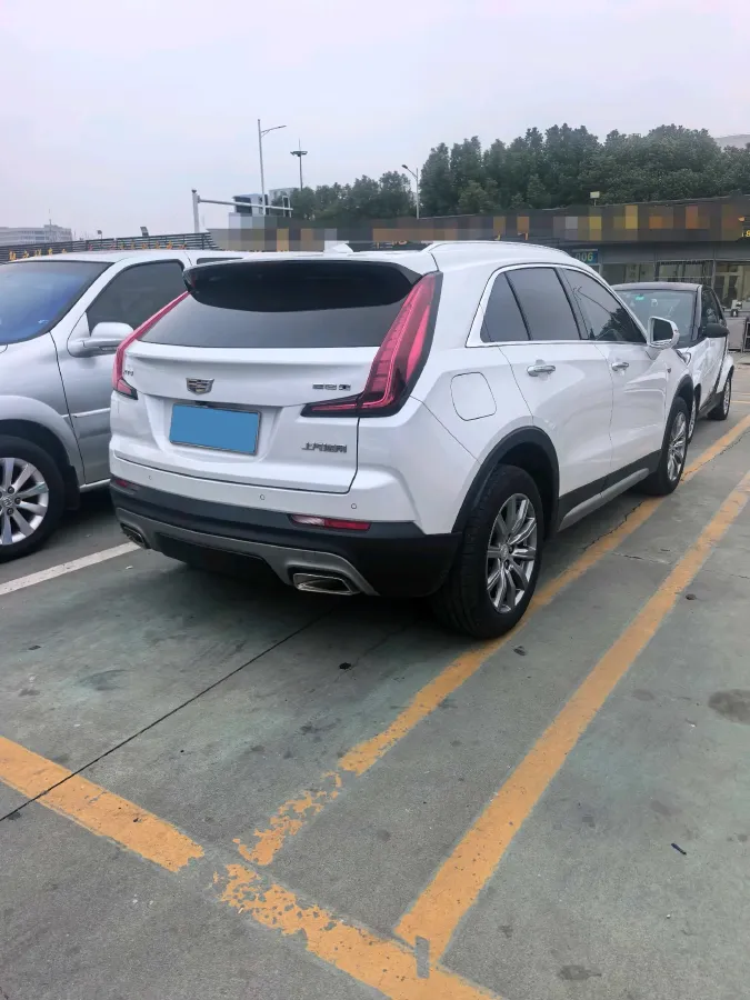 2021 Cadillac XT4 2.0T 237HP L4 9AT,autocango,china used car exporter,china ev exporter,chinese used car exporter,chinese used ev exporter