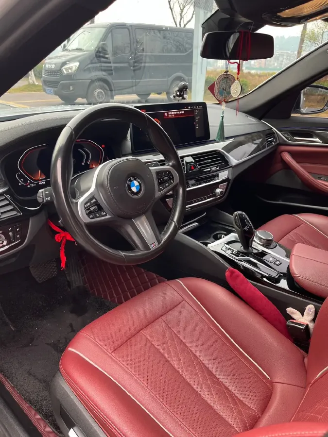 2022 BMW 5 Series 2.0T 184HP L4 8AT,autocango,china used car exporter,china ev exporter,chinese used car exporter,chinese used ev exporter