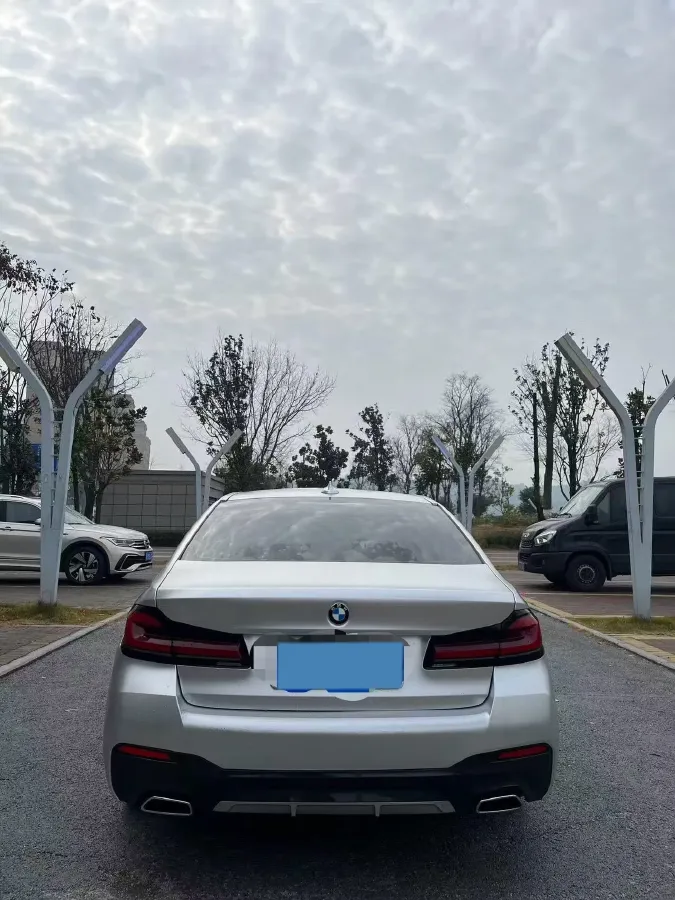 2022 BMW 5 Series 2.0T 184HP L4 8AT,autocango,china used car exporter,china ev exporter,chinese used car exporter,chinese used ev exporter