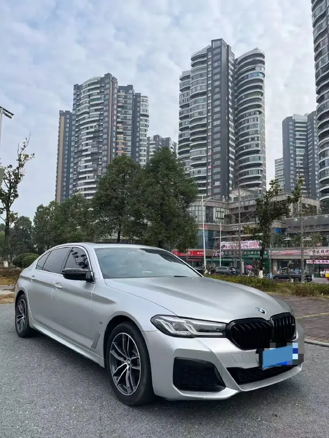 2022 BMW 5 Series 2.0T 184HP L4 8AT,autocango,china used car exporter,china ev exporter,chinese used car exporter,chinese used ev exporter