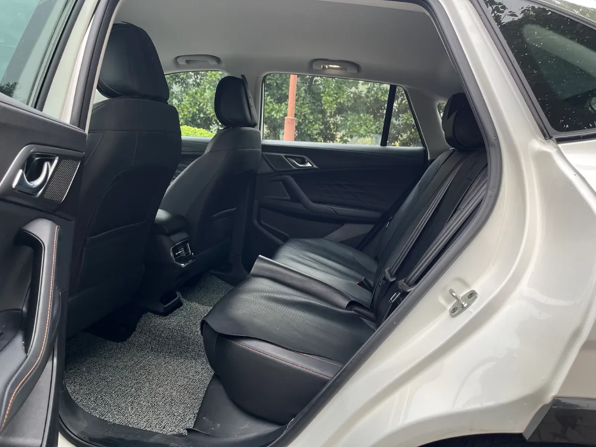 2024 Roewe D5X DMH 1.5T 150HP L4 2DHT PHEV 21.4KWH,autocango,china used car exporter,china ev exporter,chinese used car exporter,chinese used ev exporter