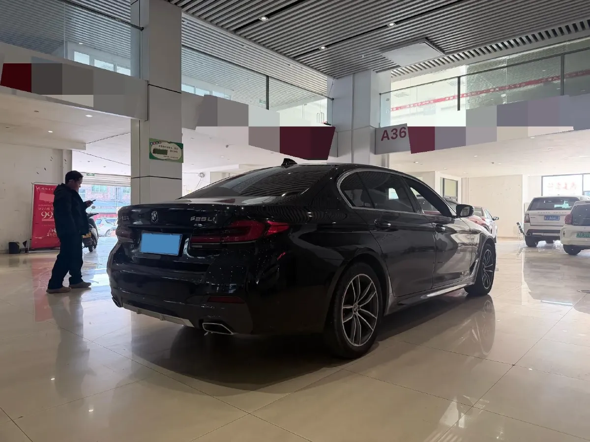 2022 BMW 5 Series 2.0T 184HP L4 8AT,autocango,china used car exporter,china ev exporter,chinese used car exporter,chinese used ev exporter