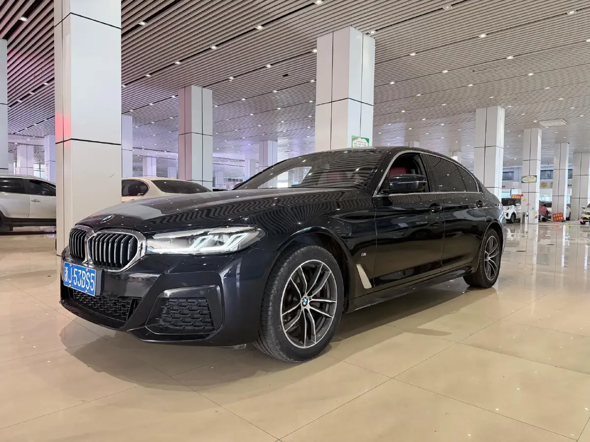 2022 BMW 5 Series 2.0T 184HP L4 8AT