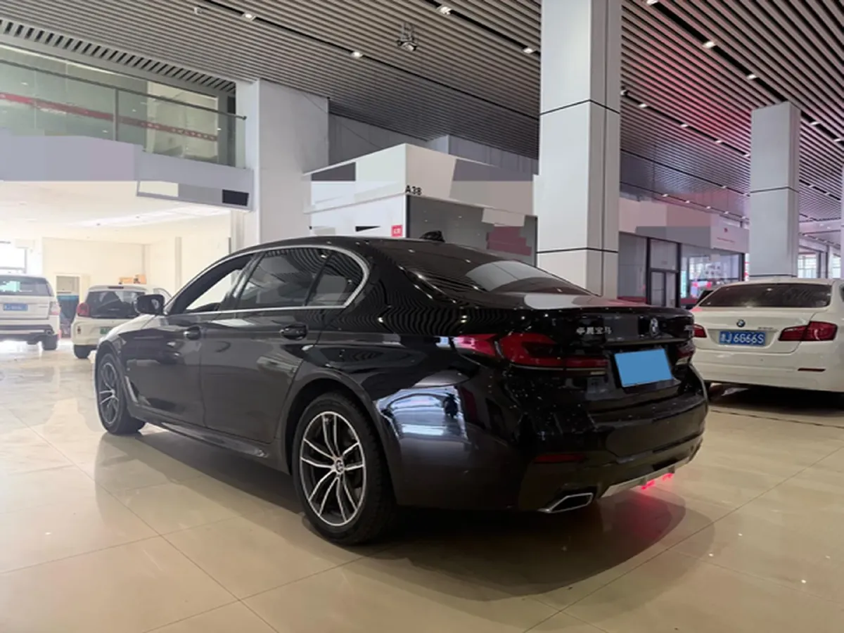 2022 BMW 5 Series 2.0T 184HP L4 8AT,autocango,china used car exporter,china ev exporter,chinese used car exporter,chinese used ev exporter