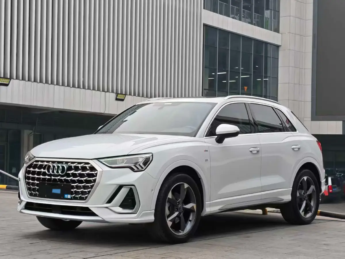 2024 Audi Q3 1.5T 160HP L4 7DCT
