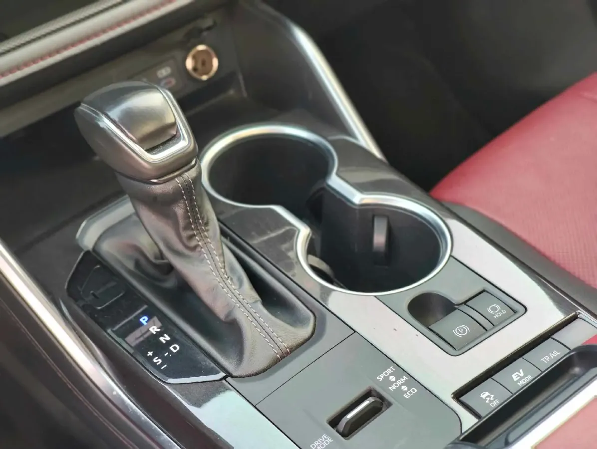 2022 Toyota Crown Kluger 2.5L 192HP L4 E-CVT Hybrid,autocango,china used car exporter,china ev exporter,chinese used car exporter,chinese used ev exporter