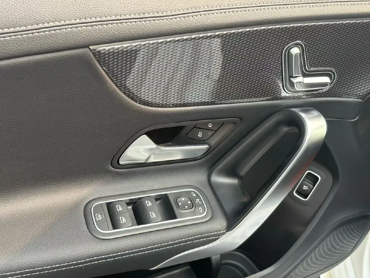 2022 Mercedes-Benz A Class 1.3T 163HP L4 7DCT,autocango,china used car exporter,china ev exporter,chinese used car exporter,chinese used ev exporter