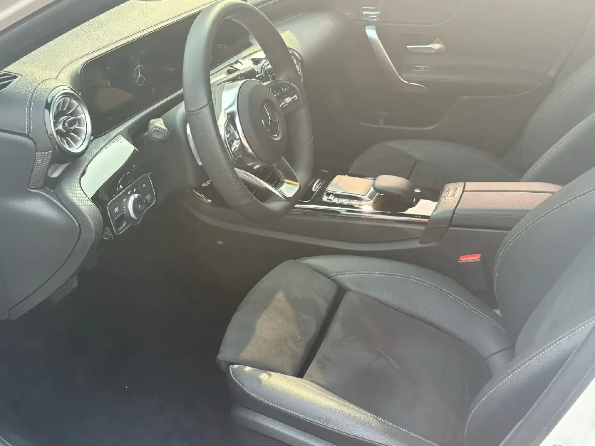 2022 Mercedes-Benz A Class 1.3T 163HP L4 7DCT,autocango,china used car exporter,china ev exporter,chinese used car exporter,chinese used ev exporter