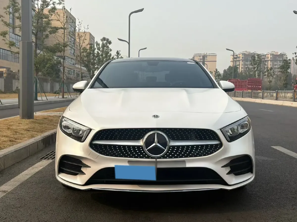 2022 Mercedes-Benz A Class 1.3T 163HP L4 7DCT,autocango,china used car exporter,china ev exporter,chinese used car exporter,chinese used ev exporter