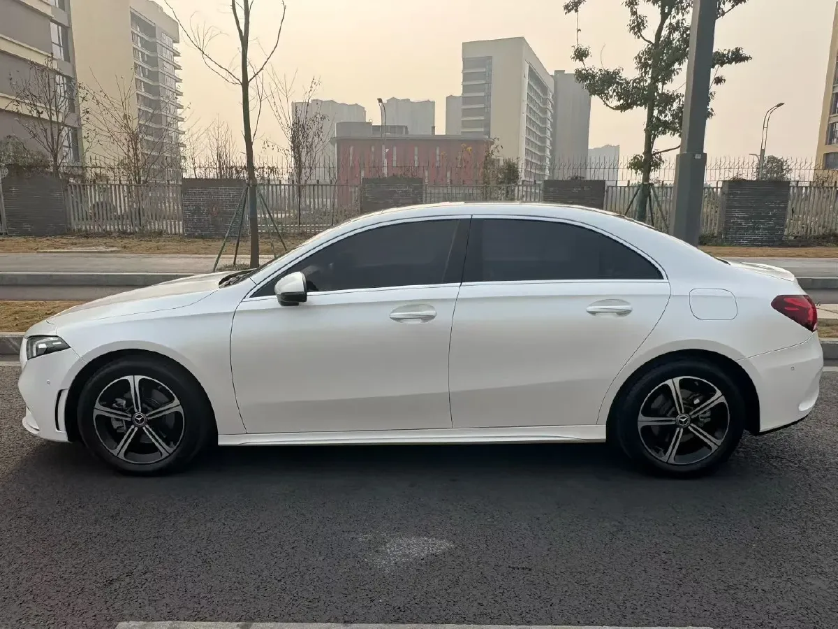 2022 Mercedes-Benz A Class 1.3T 163HP L4 7DCT,autocango,china used car exporter,china ev exporter,chinese used car exporter,chinese used ev exporter
