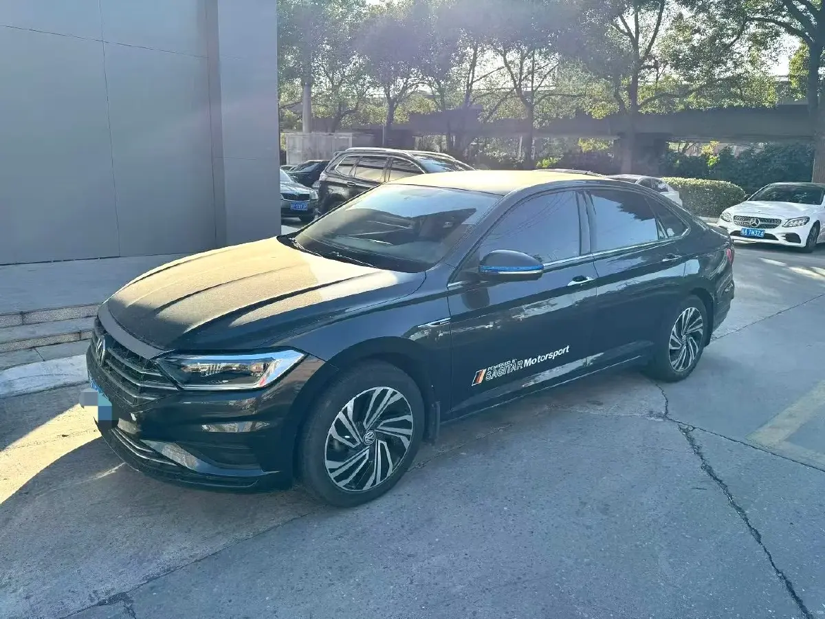 2022 Volkswagen Sagitar 1.2T 116HP L4 7DCT