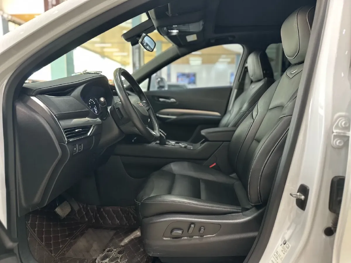 2021 Cadillac XT4 2.0T 237HP L4 9AT,autocango,china used car exporter,china ev exporter,chinese used car exporter,chinese used ev exporter