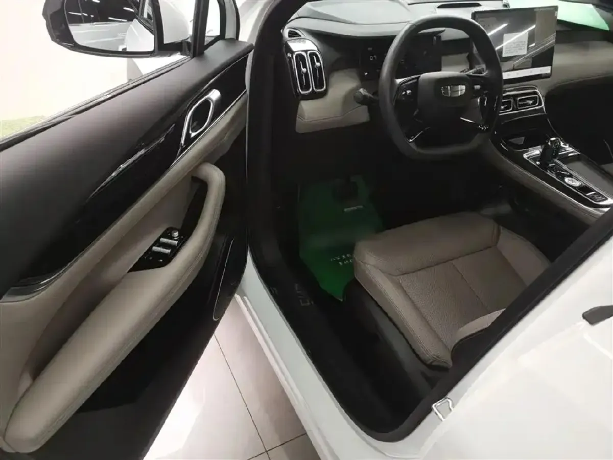 2025 Geely StarRay 1.5T 181HP L4 7DCT,autocango,china used car exporter,china ev exporter,chinese used car exporter,chinese used ev exporter