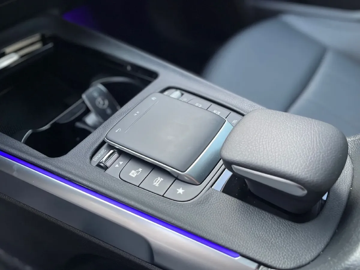 2023 Mercedes-Benz GLB Class 2.0T 190HP L4 8DCT,autocango,china used car exporter,china ev exporter,chinese used car exporter,chinese used ev exporter