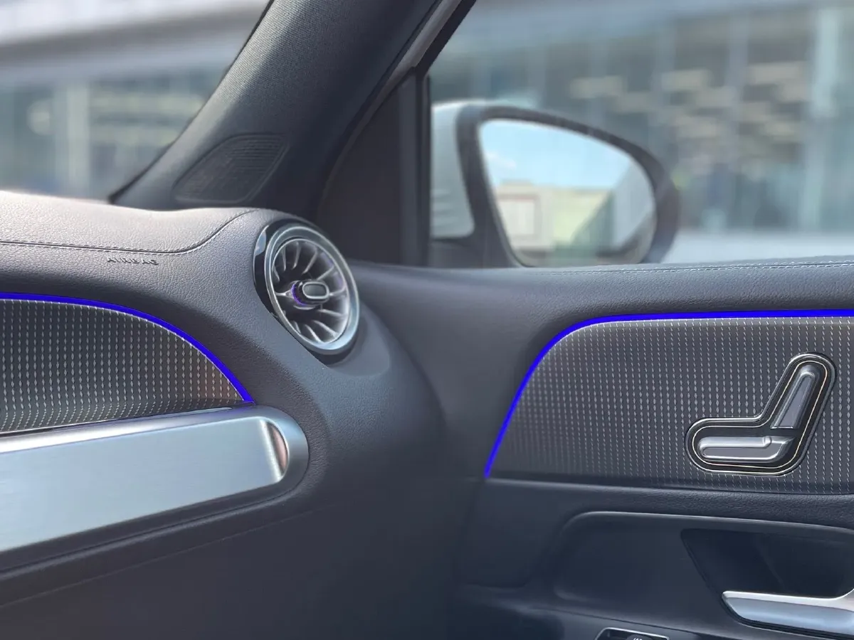 2023 Mercedes-Benz GLB Class 2.0T 190HP L4 8DCT,autocango,china used car exporter,china ev exporter,chinese used car exporter,chinese used ev exporter