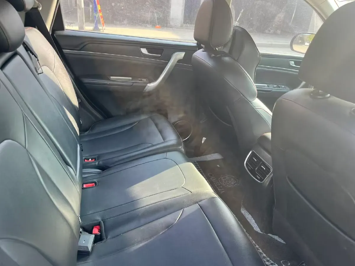 2018 Haval M6 1.5T 150HP L4 7DCT,autocango,china used car exporter,china ev exporter,chinese used car exporter,chinese used ev exporter