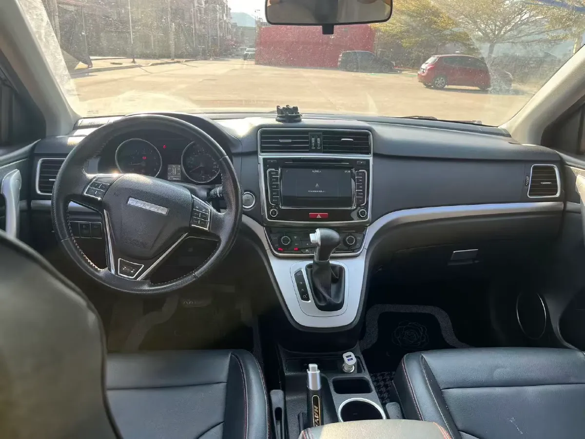 2018 Haval M6 1.5T 150HP L4 7DCT,autocango,china used car exporter,china ev exporter,chinese used car exporter,chinese used ev exporter