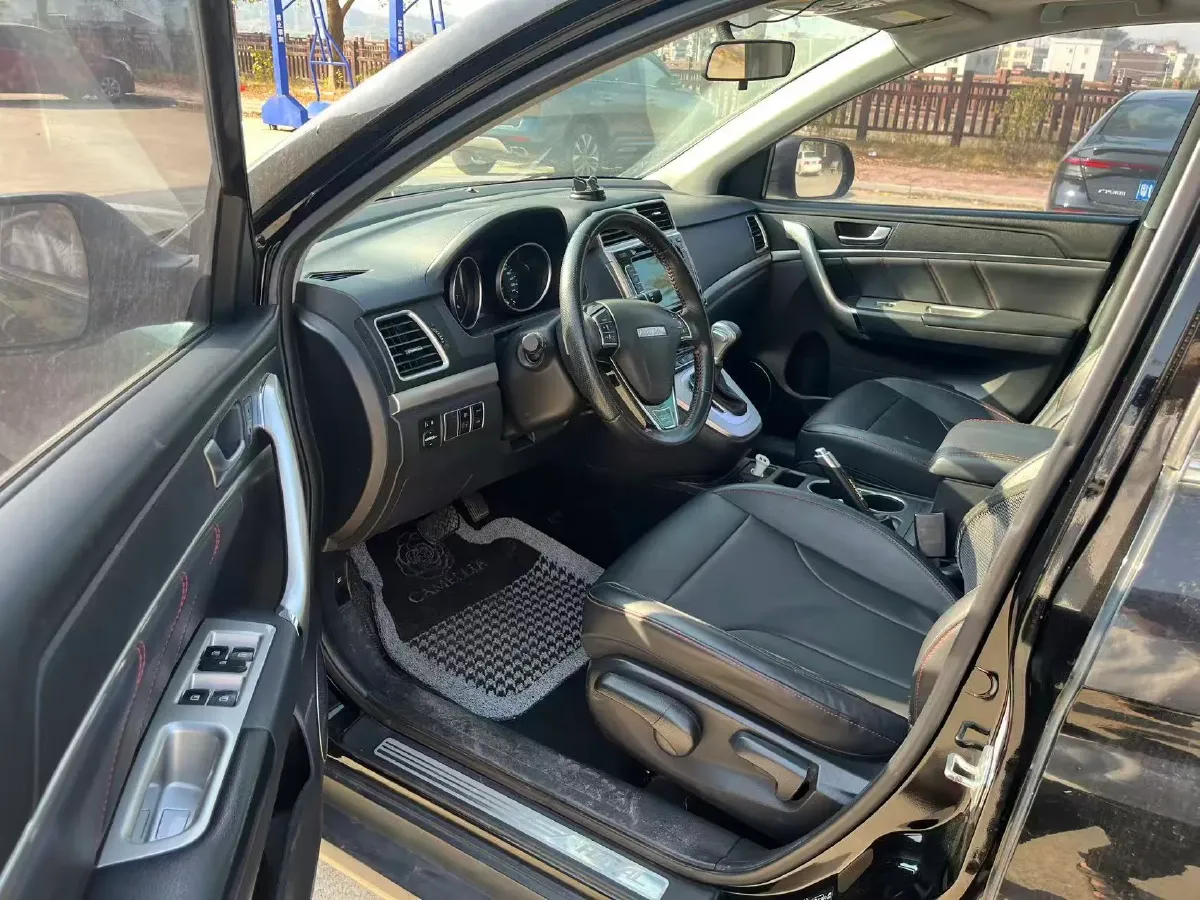 2018 Haval M6 1.5T 150HP L4 7DCT,autocango,china used car exporter,china ev exporter,chinese used car exporter,chinese used ev exporter