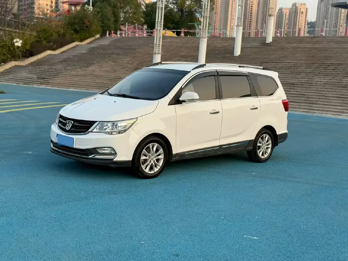 2016 BaoJun 730 1.5L 112HP L4 5MT