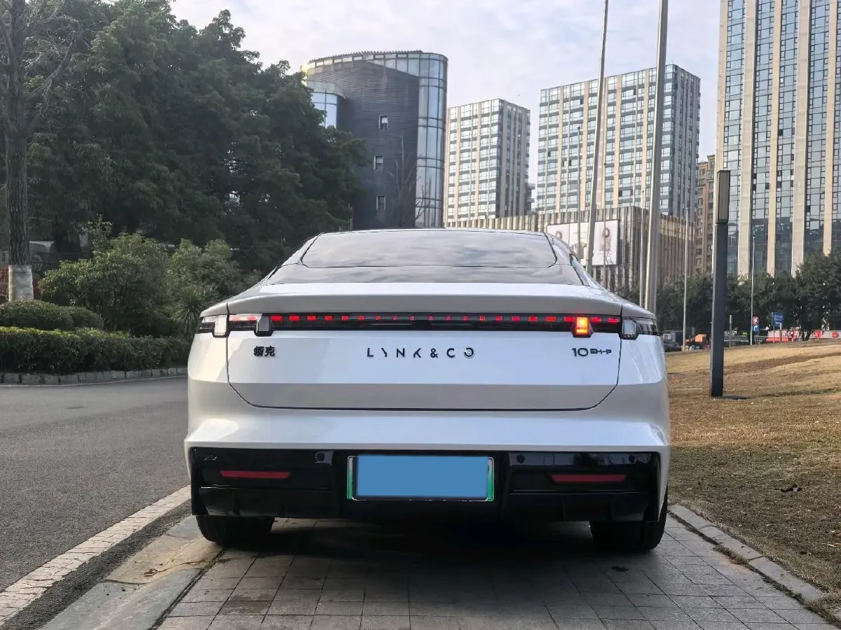 2025 LYNK&CO 10 EM-P 1.5T 163HP L4 3DHT PHEV,autocango,china used car exporter,china ev exporter,chinese used car exporter,chinese used ev exporter