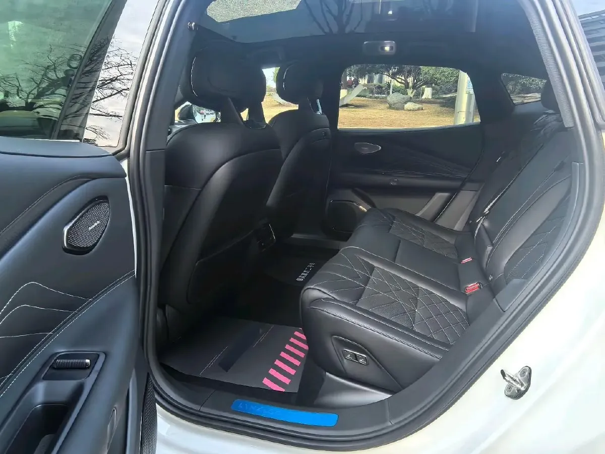 2025 LYNK&CO 10 EM-P 1.5T 163HP L4 3DHT PHEV,autocango,china used car exporter,china ev exporter,chinese used car exporter,chinese used ev exporter