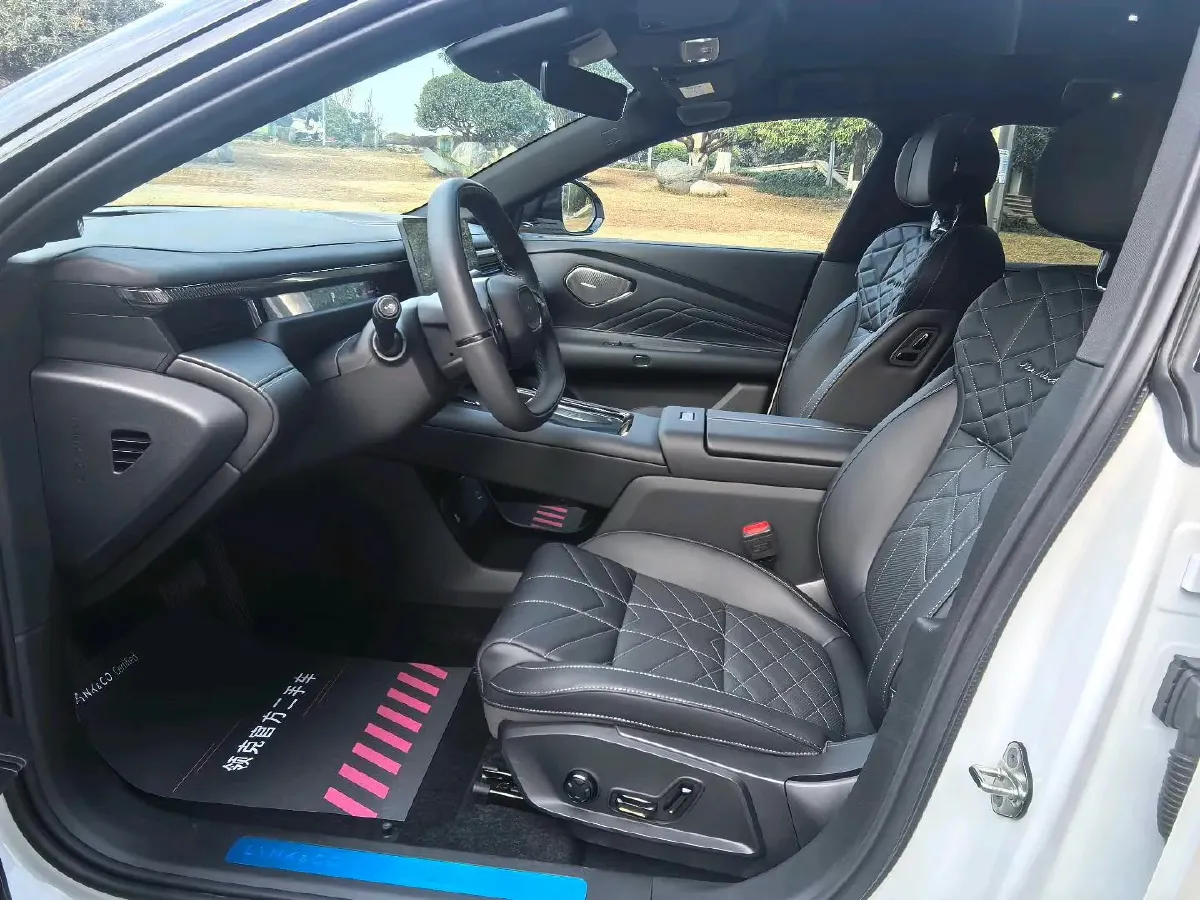 2025 LYNK&CO 10 EM-P 1.5T 163HP L4 3DHT PHEV,autocango,china used car exporter,china ev exporter,chinese used car exporter,chinese used ev exporter