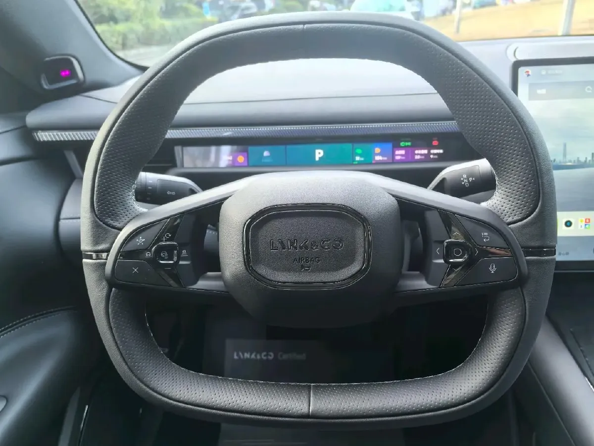 2025 LYNK&CO 10 EM-P 1.5T 163HP L4 3DHT PHEV,autocango,china used car exporter,china ev exporter,chinese used car exporter,chinese used ev exporter