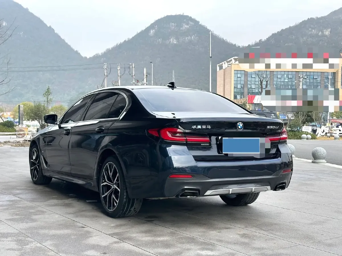 2022 BMW 5 Series 2.0T 252HP L4 8AT,autocango,china used car exporter,china ev exporter,chinese used car exporter,chinese used ev exporter