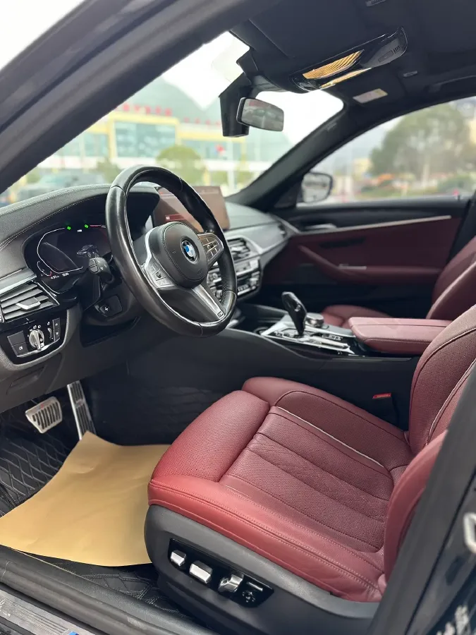 2022 BMW 5 Series 2.0T 252HP L4 8AT,autocango,china used car exporter,china ev exporter,chinese used car exporter,chinese used ev exporter