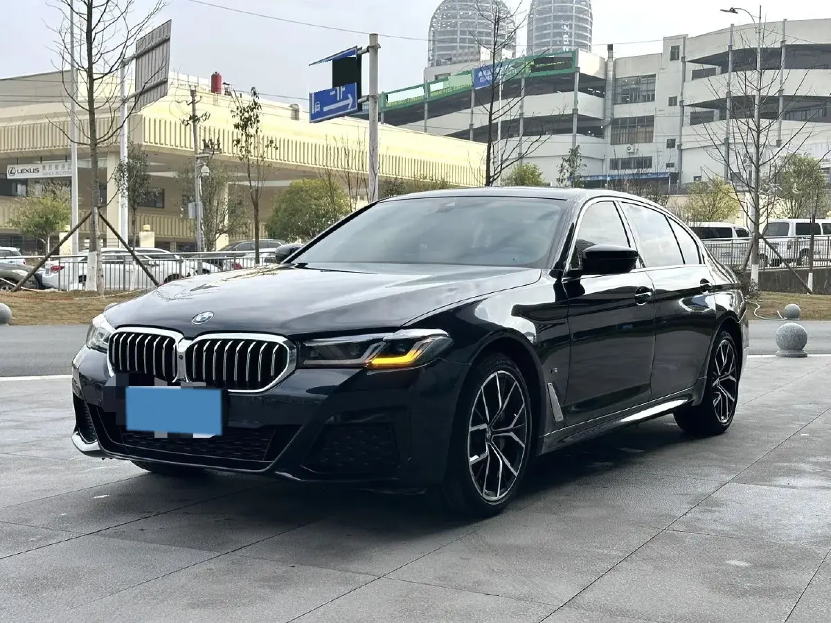 2022 BMW 5 Series 2.0T 252HP L4 8AT